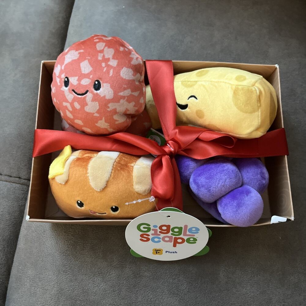 NWT Gigglescape Charcuterie Plush Set Cheese Salami Grapes Bread